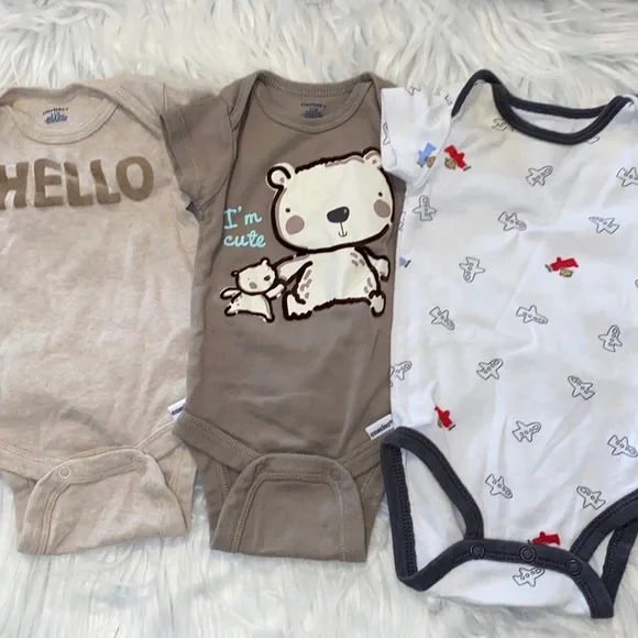 0-3M onesies - Picture 1 of 1